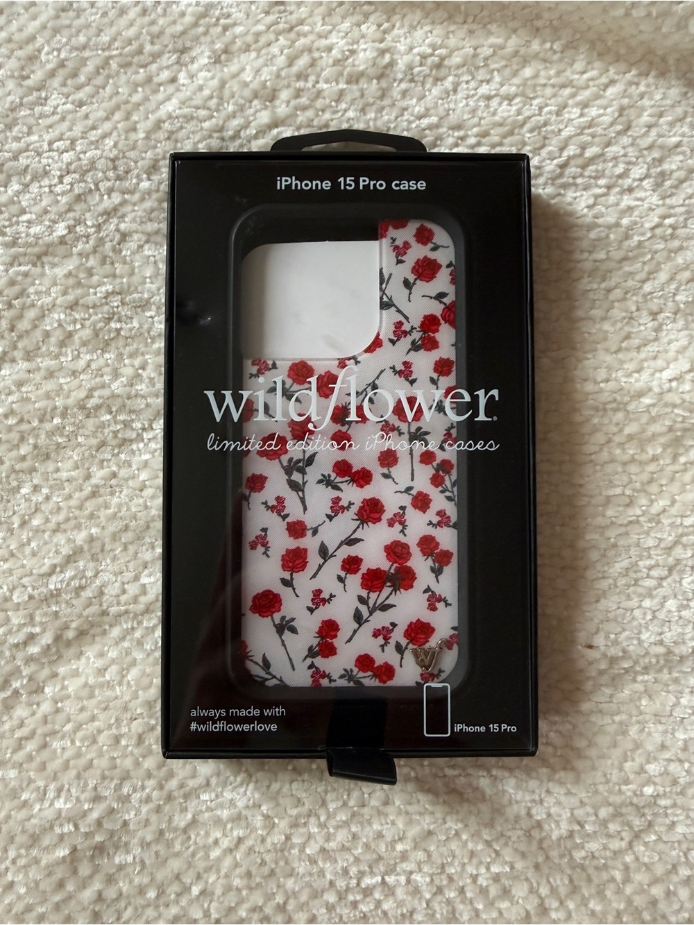 Wildflower Cases iPhone 15 Pro - Red Roses